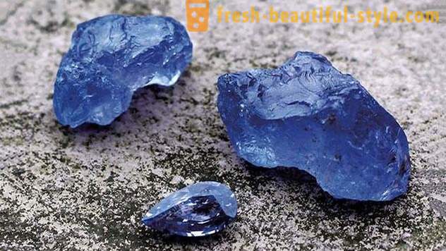 Blauwe stenen: foto, naam, eigenschappen, die geschikt zijn voor de tekens van de dierenriem