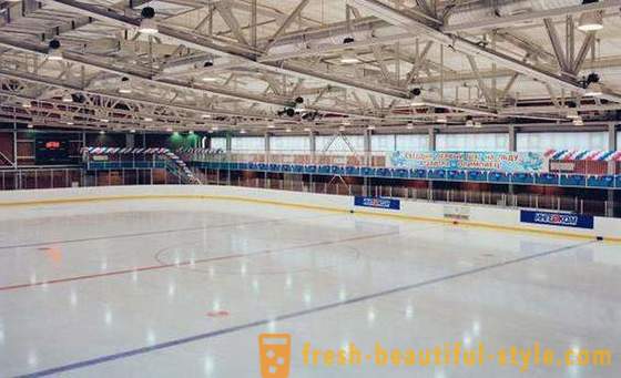 Gemak ijsbanen in Moskou, waar de tijd liefhebbers besteden schaatsen?