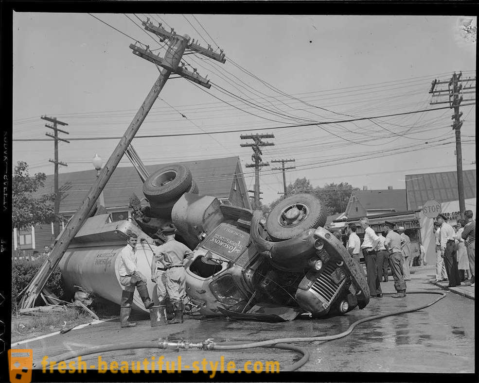 Fotocollectie van ongevallen op de wegen van Amerika in de jaren 1930-1950