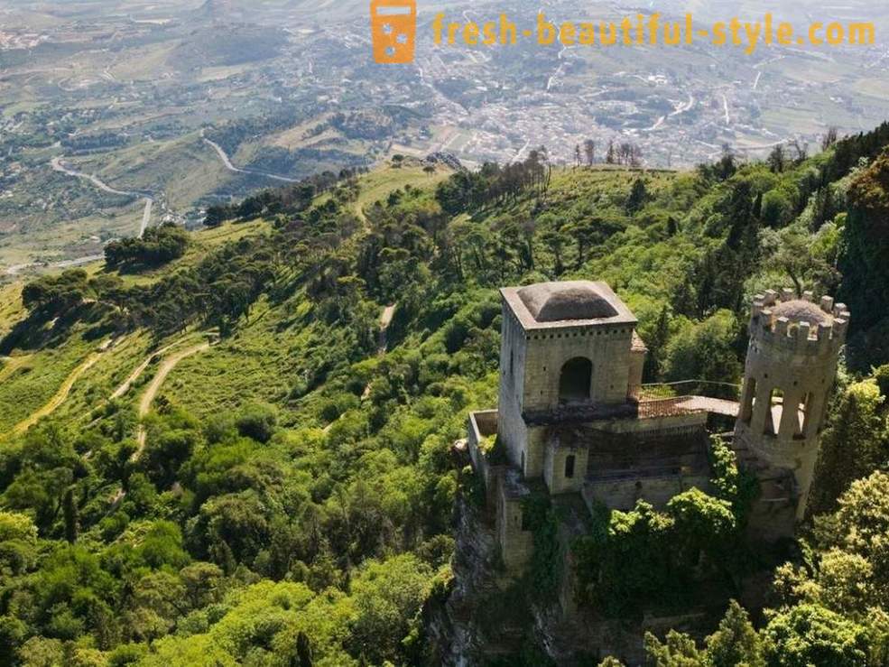 De schoonheid van de berg steden van Italië