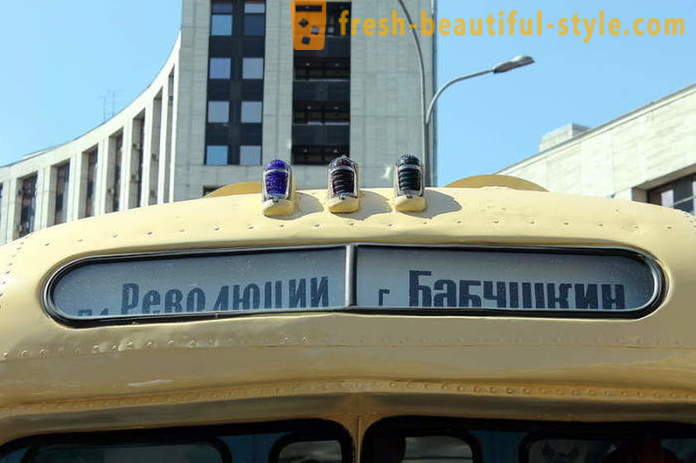 ZIC-155: legende onder Sovjet-bussen