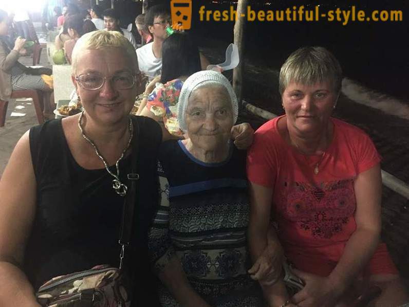 89-jarige inwoner van Krasnoyarsk, reist de wereld op zijn pensionering