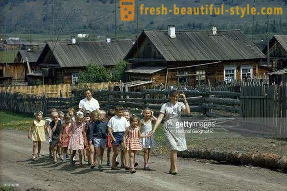 Sovjet-kleuterschool voor een wandeling