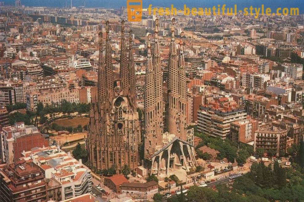 15 feiten over Spanje, dat de toeristen komen voor het eerst verdoven