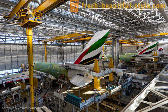 Hoe u de A380 op te bouwen en hoe ze naar binnen kijken