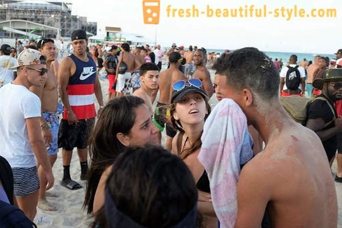 Als Amerikaanse studenten brengen hun vakantie in Miami