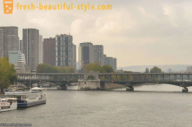 Loop over de bruggen van Parijs