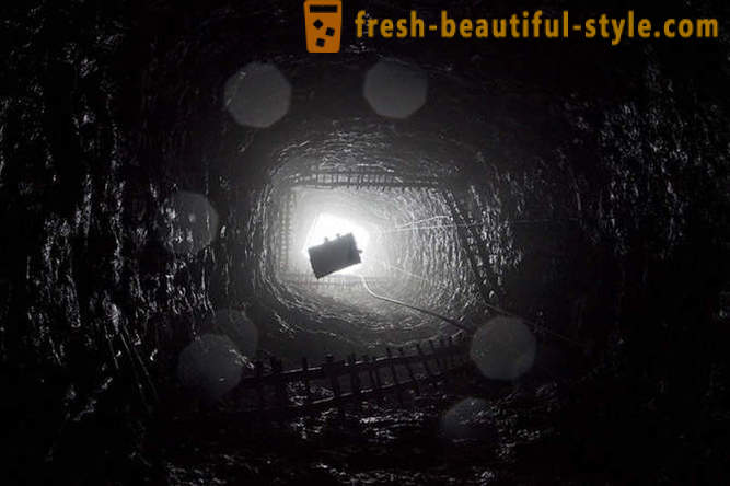 Coal - oude ondergrondse fabriek