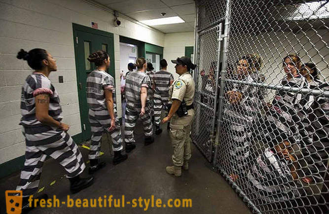 Doordeweeks vrouwelijke gevangenen in een Amerikaanse gevangenis