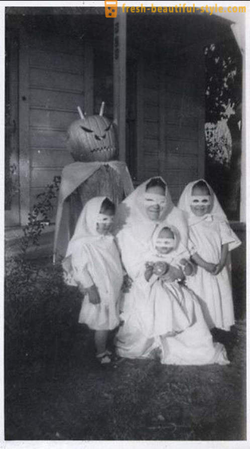 De oudste en vreemde kostuums voor Halloween