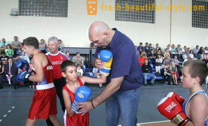 Russische bokser Nikolai Valuev: lengte en gewicht, familie, kinderen