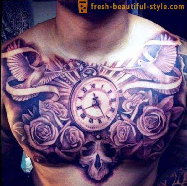Men's tattoo op zijn borst, en hun functies