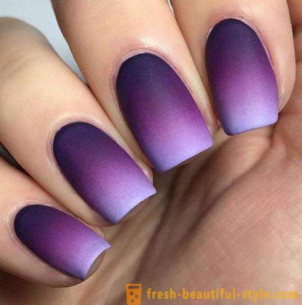 Hoe maak je een trendy paarse manicure te maken: stap voor stap handleiding