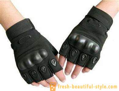 Handschoenen voor horizontale balk met zijn handen