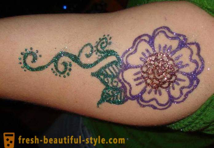 Tijdelijke tatoeages voor 3 maanden zonder het gebruik van henna en de toepassing ervan