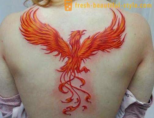 Phoenix - een tatoeage, waarvan de betekenis niet volledig begrepen