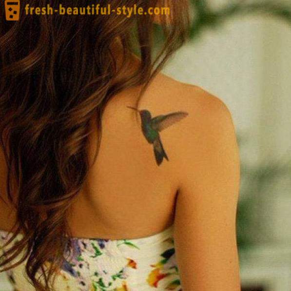 Hummingbird tattoo - een symbool van vitaliteit en energie