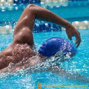 Tips voor degenen die geïnteresseerd zijn in het zwemmen: hoe te kruipen