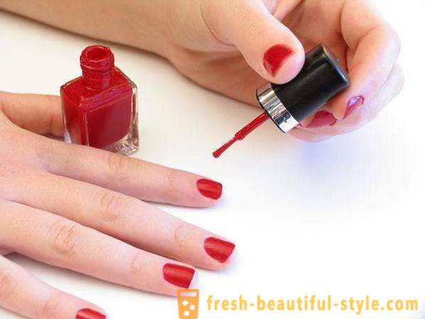 Hoe maak je een mooie manicure op korte nagels